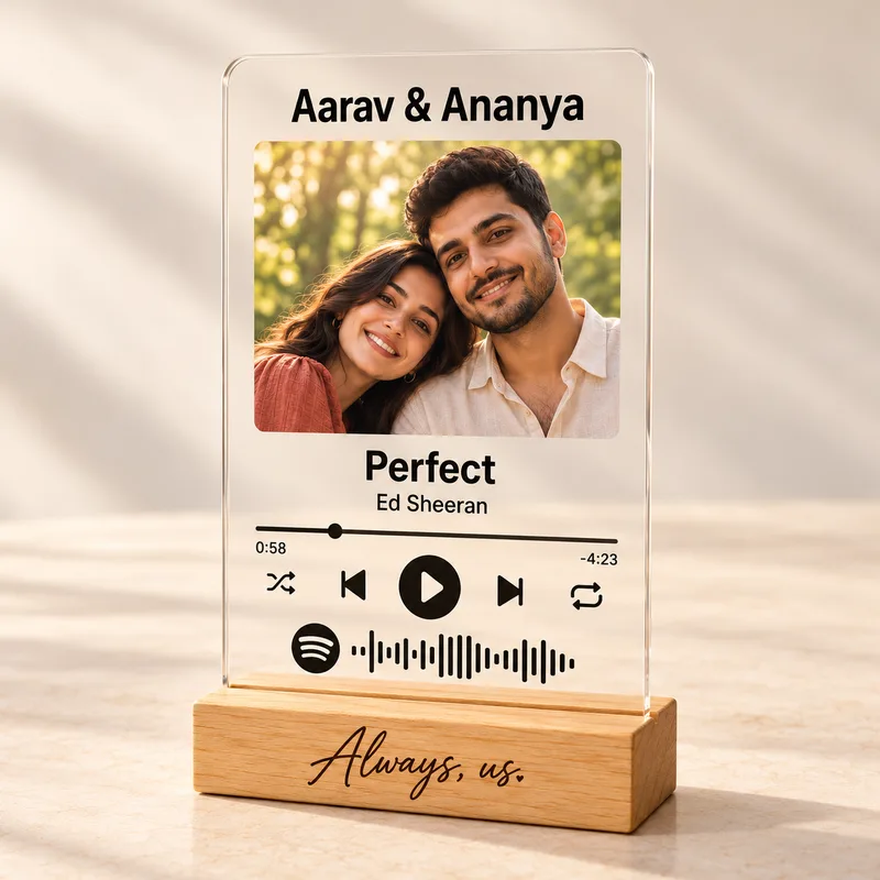 Clear favourite with a personalised pinewood stand — studio mockup